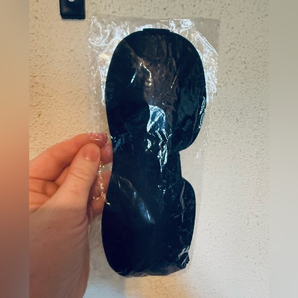 Luxury Sleep Mask with Earplugs